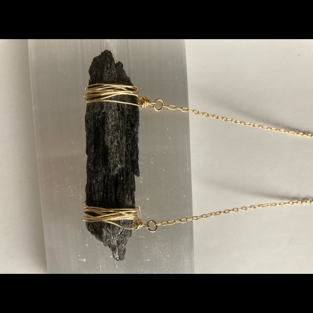 Black kyanite necklace - Picture 3 of 8